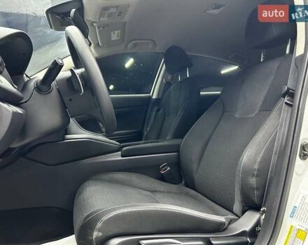 Белый Хонда Инсайт, объемом двигателя 1.5 л и пробегом 105 тыс. км за 18500 $, фото 7 на Automoto.ua