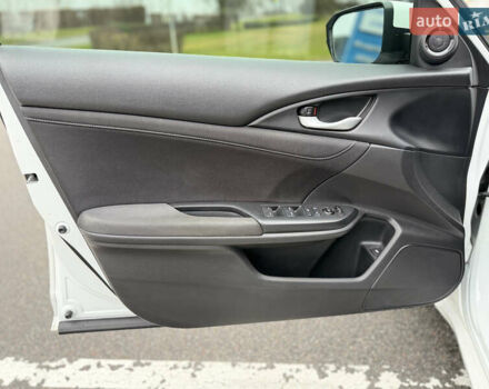 Белый Хонда Инсайт, объемом двигателя 1.5 л и пробегом 214 тыс. км за 15999 $, фото 8 на Automoto.ua