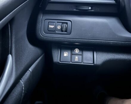 Белый Хонда Инсайт, объемом двигателя 1.5 л и пробегом 150 тыс. км за 15500 $, фото 16 на Automoto.ua