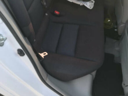 Белый Хонда Инсайт, объемом двигателя 1.3 л и пробегом 220 тыс. км за 6000 $, фото 1 на Automoto.ua