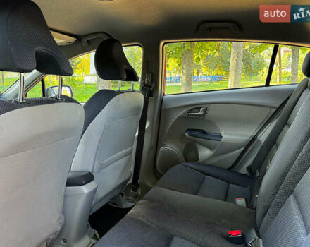 Красный Хонда Инсайт, объемом двигателя 1.3 л и пробегом 248 тыс. км за 6990 $, фото 13 на Automoto.ua