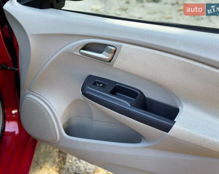 Красный Хонда Инсайт, объемом двигателя 1.3 л и пробегом 248 тыс. км за 6990 $, фото 27 на Automoto.ua