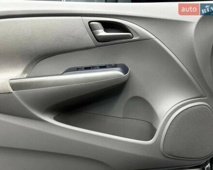 Серый Хонда Инсайт, объемом двигателя 1.34 л и пробегом 222 тыс. км за 7800 $, фото 6 на Automoto.ua