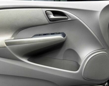 Серый Хонда Инсайт, объемом двигателя 1.4 л и пробегом 222 тыс. км за 7800 $, фото 6 на Automoto.ua