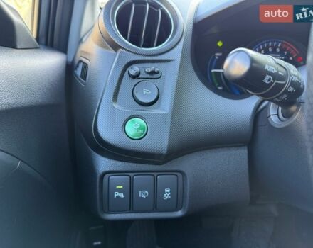 Серый Хонда Инсайт, объемом двигателя 1.3 л и пробегом 177 тыс. км за 10000 $, фото 67 на Automoto.ua