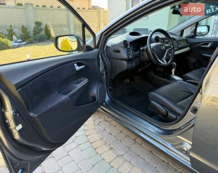 Серый Хонда Инсайт, объемом двигателя 1.3 л и пробегом 177 тыс. км за 10000 $, фото 54 на Automoto.ua