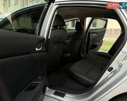 Хонда Инсайт 2018 в Полтаве на Automoto.ua Серый Хонда Инсайт, объемом двигателя 1.5 л и пробегом 90 тыс. км за 15200 $, фото 10 на Automoto.ua