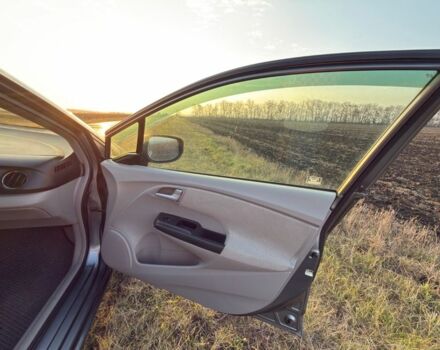 Серый Хонда Инсайт, объемом двигателя 1.3 л и пробегом 243 тыс. км за 7900 $, фото 2 на Automoto.ua