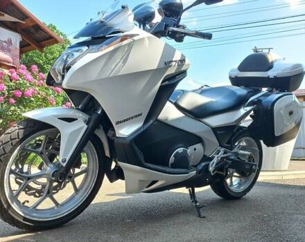 Белый Хонда Integra 700, объемом двигателя 0.7 л и пробегом 48 тыс. км за 6000 $, фото 2 на Automoto.ua