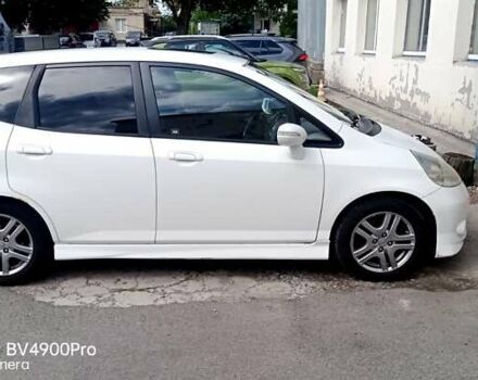 Белый Хонда Джаз, объемом двигателя 1.34 л и пробегом 130 тыс. км за 5900 $, фото 2 на Automoto.ua
