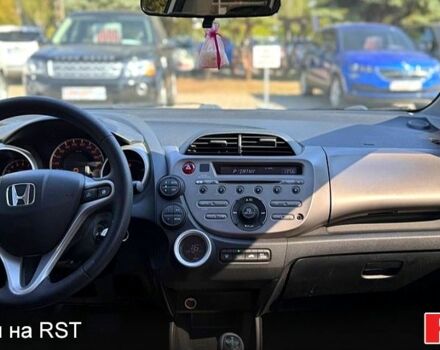 Белый Хонда Джаз, объемом двигателя 1.3 л и пробегом 200 тыс. км за 6500 $, фото 2 на Automoto.ua