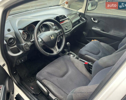 Хонда Джаз 2011 в Виннице на Automoto.ua Белый Хонда Джаз, объемом двигателя 1.34 л и пробегом 227 тыс. км за 7999 $, фото 26 на Automoto.ua