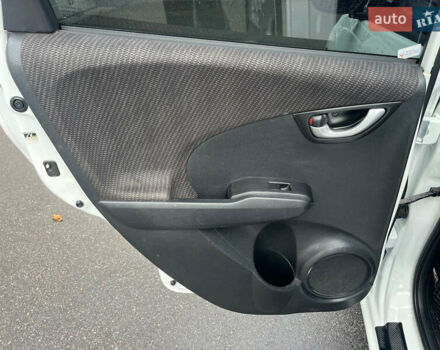 Хонда Джаз 2011 в Виннице на Automoto.ua Белый Хонда Джаз, объемом двигателя 1.34 л и пробегом 227 тыс. км за 7999 $, фото 33 на Automoto.ua