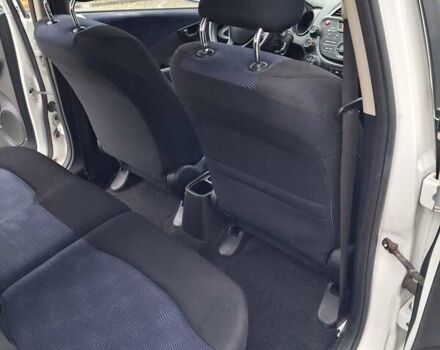 Білий Хонда Джаз, об'ємом двигуна 1.2 л та пробігом 198 тис. км за 7200 $, фото 15 на Automoto.ua