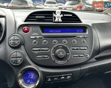 Белый Хонда Джаз, объемом двигателя 1.3 л и пробегом 110 тыс. км за 11300 $, фото 15 на Automoto.ua