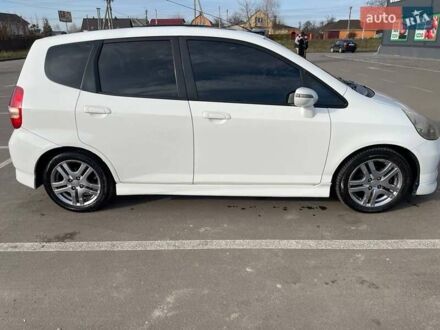 Белый Хонда Джаз, объемом двигателя 1.4 л и пробегом 183 тыс. км за 5800 $, фото 1 на Automoto.ua