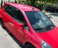 Красный Хонда Джаз, объемом двигателя 1.34 л и пробегом 315 тыс. км за 3200 $, фото 1 на Automoto.ua