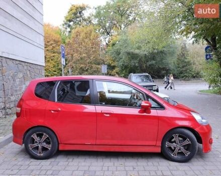 Красный Хонда Джаз, объемом двигателя 1.3 л и пробегом 137 тыс. км за 4700 $, фото 1 на Automoto.ua