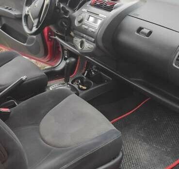 Хонда Джаз 2007 в Никополе на Automoto.ua Красный Хонда Джаз, объемом двигателя 1.34 л и пробегом 128 тыс. км за 5650 $, фото 12 на Automoto.ua