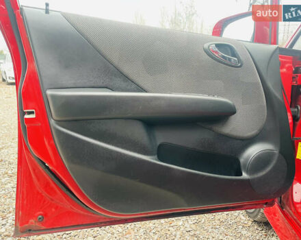 Красный Хонда Джаз, объемом двигателя 1.3 л и пробегом 117 тыс. км за 6500 $, фото 10 на Automoto.ua