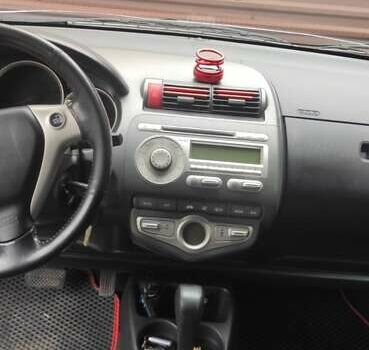 Хонда Джаз 2007 в Никополе на Automoto.ua Красный Хонда Джаз, объемом двигателя 1.34 л и пробегом 128 тыс. км за 5650 $, фото 3 на Automoto.ua