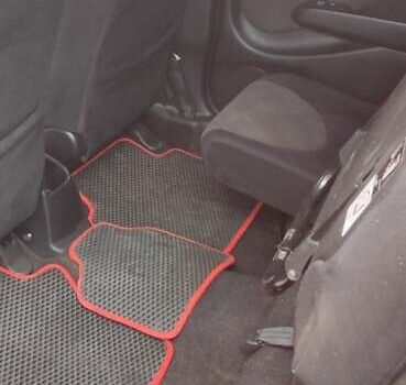 Хонда Джаз 2007 в Никополе на Automoto.ua Красный Хонда Джаз, объемом двигателя 1.34 л и пробегом 128 тыс. км за 5650 $, фото 14 на Automoto.ua