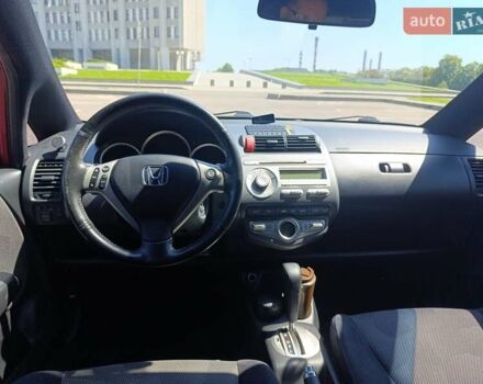 Красный Хонда Джаз, объемом двигателя 1.3 л и пробегом 109 тыс. км за 5700 $, фото 6 на Automoto.ua