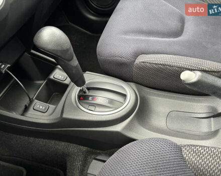 Красный Хонда Джаз, объемом двигателя 1.34 л и пробегом 107 тыс. км за 9500 $, фото 23 на Automoto.ua