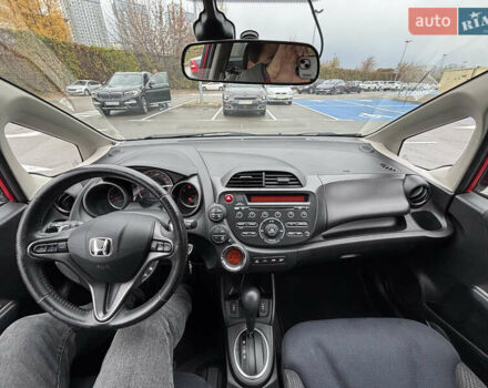 Красный Хонда Джаз, объемом двигателя 1.34 л и пробегом 107 тыс. км за 9500 $, фото 25 на Automoto.ua