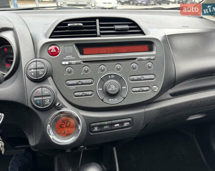 Красный Хонда Джаз, объемом двигателя 1.34 л и пробегом 107 тыс. км за 9500 $, фото 22 на Automoto.ua