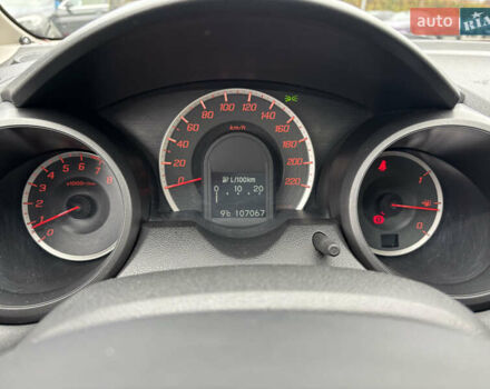 Красный Хонда Джаз, объемом двигателя 1.34 л и пробегом 107 тыс. км за 9500 $, фото 21 на Automoto.ua