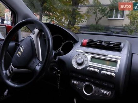 Красный Хонда Джаз, объемом двигателя 1.3 л и пробегом 137 тыс. км за 4700 $, фото 1 на Automoto.ua