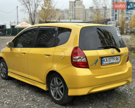 Желтый Хонда Джаз, объемом двигателя 1.4 л и пробегом 230 тыс. км за 4799 $, фото 3 на Automoto.ua