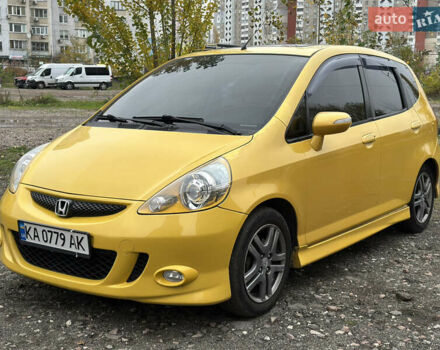 Желтый Хонда Джаз, объемом двигателя 1.4 л и пробегом 230 тыс. км за 4799 $, фото 2 на Automoto.ua