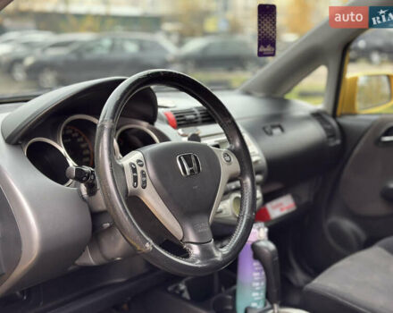 Желтый Хонда Джаз, объемом двигателя 1.4 л и пробегом 230 тыс. км за 4799 $, фото 6 на Automoto.ua