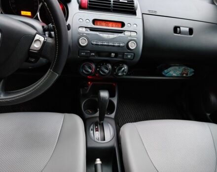 Серый Хонда Джаз, объемом двигателя 1.3 л и пробегом 270 тыс. км за 4300 $, фото 2 на Automoto.ua