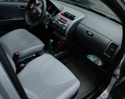 Серый Хонда Джаз, объемом двигателя 1.3 л и пробегом 270 тыс. км за 4300 $, фото 14 на Automoto.ua