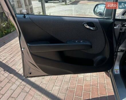 Серый Хонда Джаз, объемом двигателя 1.4 л и пробегом 193 тыс. км за 4290 $, фото 7 на Automoto.ua