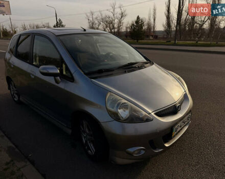 Серый Хонда Джаз, объемом двигателя 1.4 л и пробегом 173 тыс. км за 5000 $, фото 2 на Automoto.ua