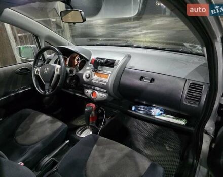 Сірий Хонда Джаз, об'ємом двигуна 1.4 л та пробігом 193 тис. км за 5300 $, фото 10 на Automoto.ua