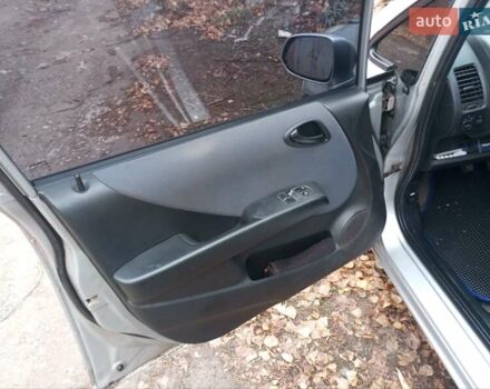 Сірий Хонда Джаз, об'ємом двигуна 1.3 л та пробігом 235 тис. км за 4800 $, фото 21 на Automoto.ua