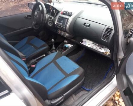 Сірий Хонда Джаз, об'ємом двигуна 1.3 л та пробігом 235 тис. км за 4800 $, фото 13 на Automoto.ua