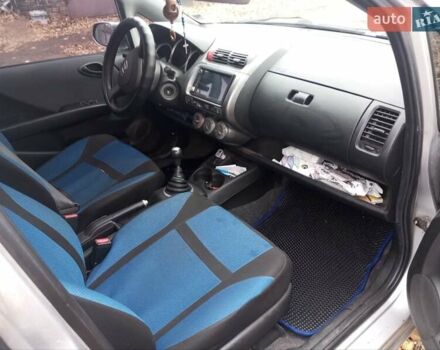 Сірий Хонда Джаз, об'ємом двигуна 1.3 л та пробігом 235 тис. км за 4800 $, фото 10 на Automoto.ua