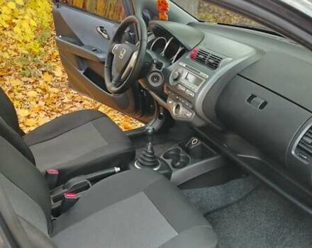 Хонда Джаз 2007 в Днепре (Днепропетровске) на Automoto.ua Серый Хонда Джаз, объемом двигателя 1.34 л и пробегом 163 тыс. км за 4950 $, фото 10 на Automoto.ua