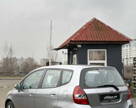 Сірий Хонда Джаз, об'ємом двигуна 1.34 л та пробігом 204 тис. км за 3450 $, фото 4 на Automoto.ua