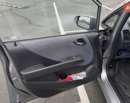 Серый Хонда Джаз, объемом двигателя 1.34 л и пробегом 205 тыс. км за 4500 $, фото 6 на Automoto.ua