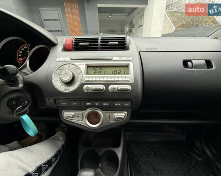 Серый Хонда Джаз, объемом двигателя 1.34 л и пробегом 123 тыс. км за 5700 $, фото 17 на Automoto.ua