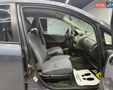 Хонда Джаз 2007 в Черновцах на Automoto.ua Серый Хонда Джаз, объемом двигателя 1.34 л и пробегом 227 тыс. км за 5800 $, фото 8 на Automoto.ua