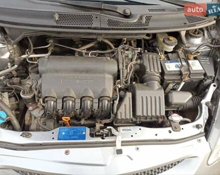 Серый Хонда Джаз, объемом двигателя 1.34 л и пробегом 240 тыс. км за 5400 $, фото 5 на Automoto.ua