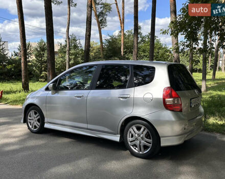 Серый Хонда Джаз, объемом двигателя 1.34 л и пробегом 173 тыс. км за 5900 $, фото 3 на Automoto.ua